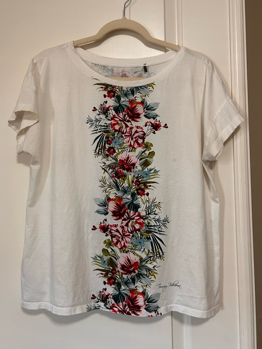 🌊🌴🌺Tommy Bahama Short-Sleeve Hibiscus Floral Summer Vacation Tee🔆🌺🌊